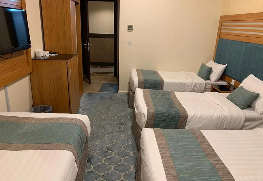 2 single beds room