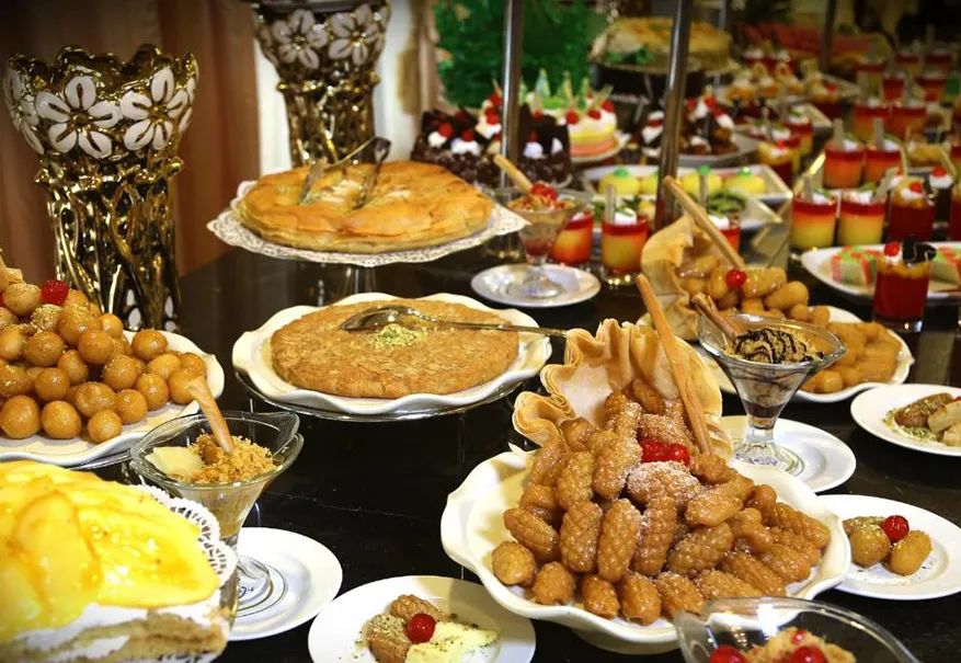 Small Dishes with Fruit in Al Aqeeq Al Rawda Hotel 