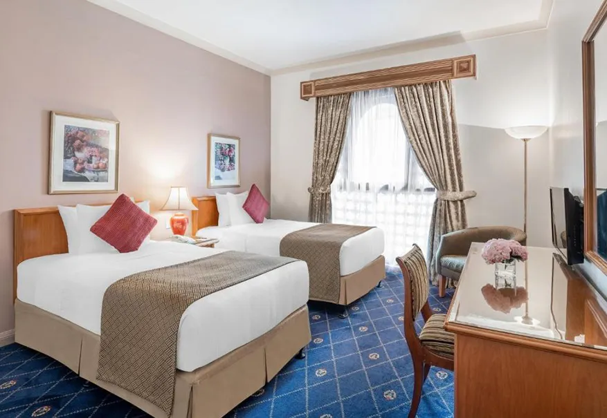 Room with 2 single beds