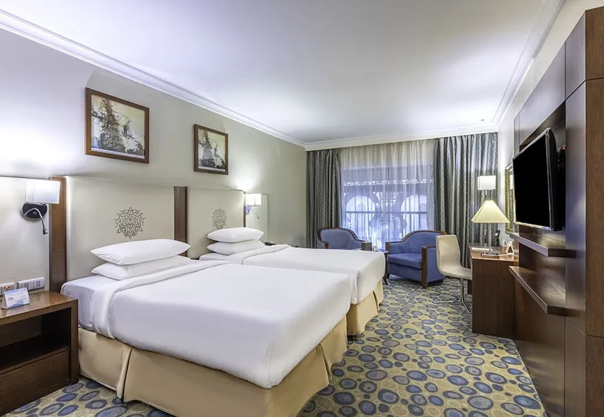 Room with 2 single beds