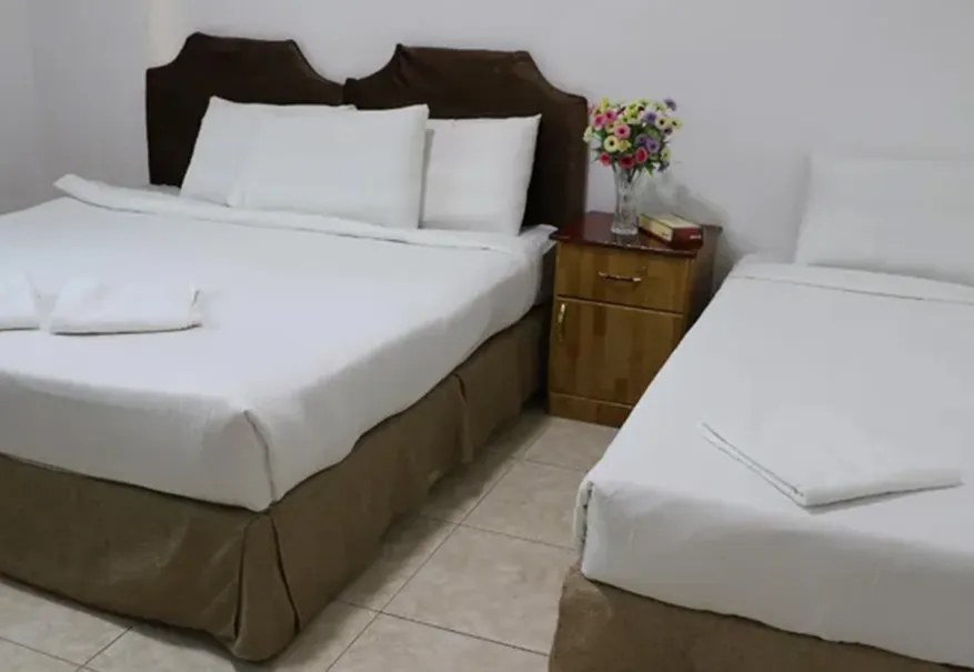 Hotel room with single room