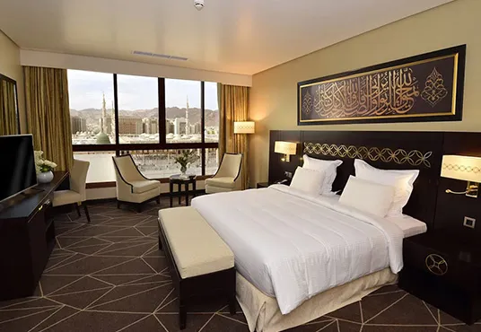 Room with double bed
