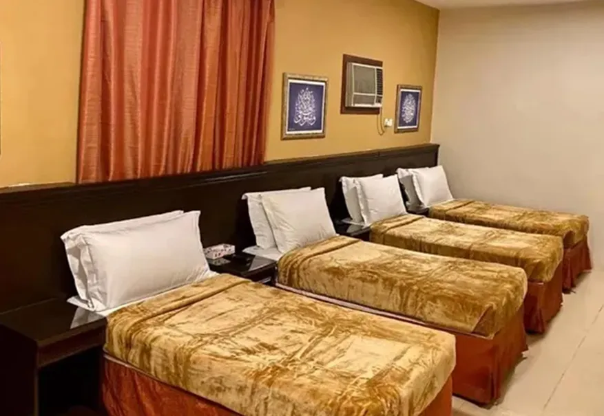 4 Single bed's room