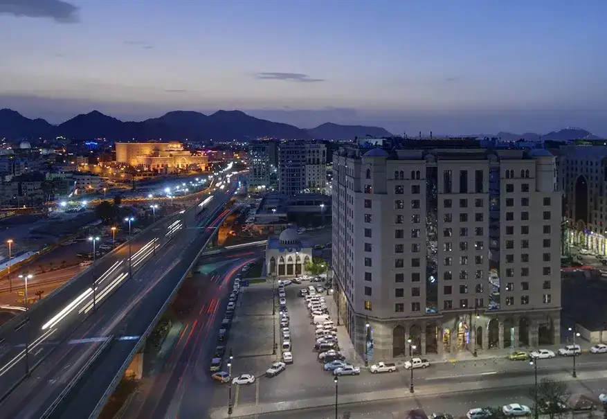 /media/umrah-images/crowne-plaza-hotel.webp