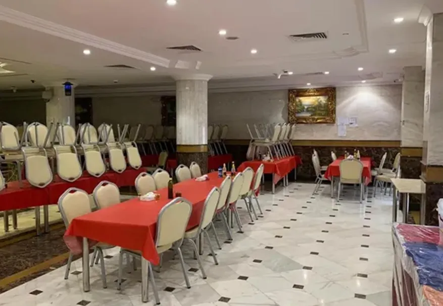 /media/umrah-images/dining-area%20%282%29.webp