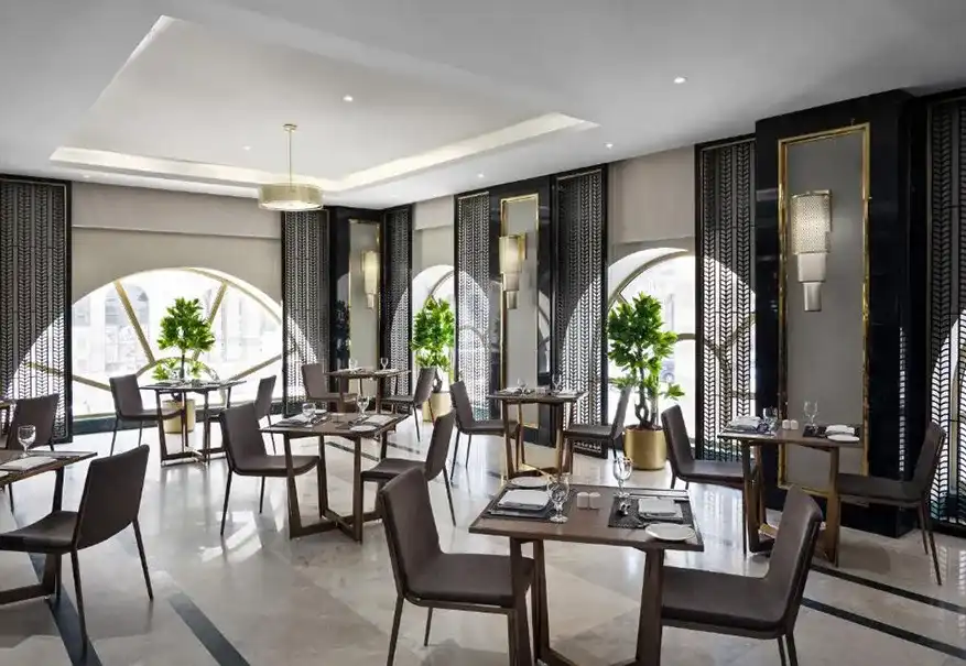 /media/umrah-images/dining-area%20%2820%29.webp