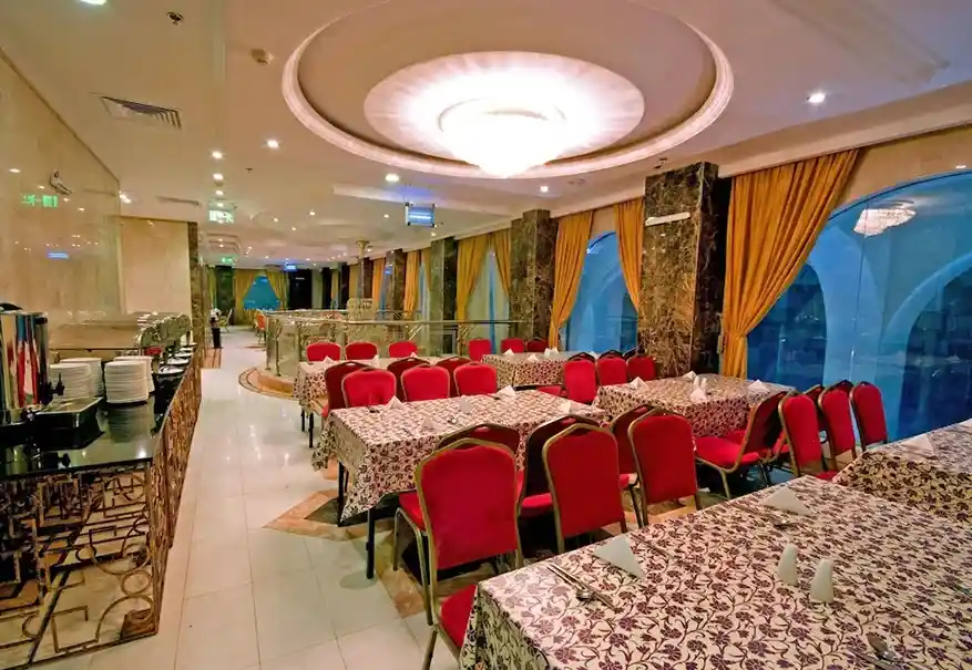 /media/umrah-images/dining-area%20%2828%29.webp