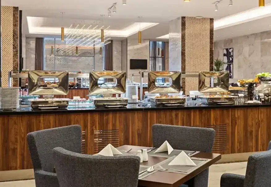 /media/umrah-images/dining-area%20%286%29.webp