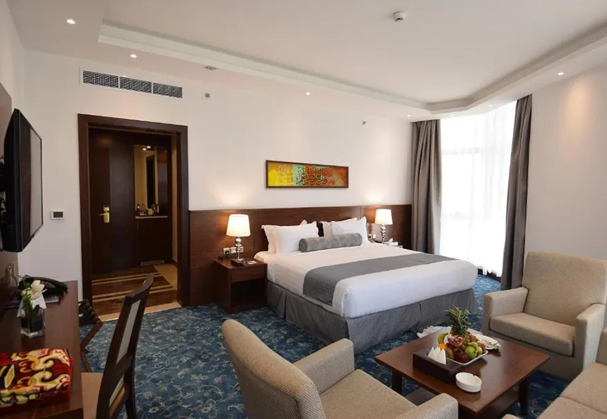 /media/umrah-images/double-bedroom%20%287%29.webp