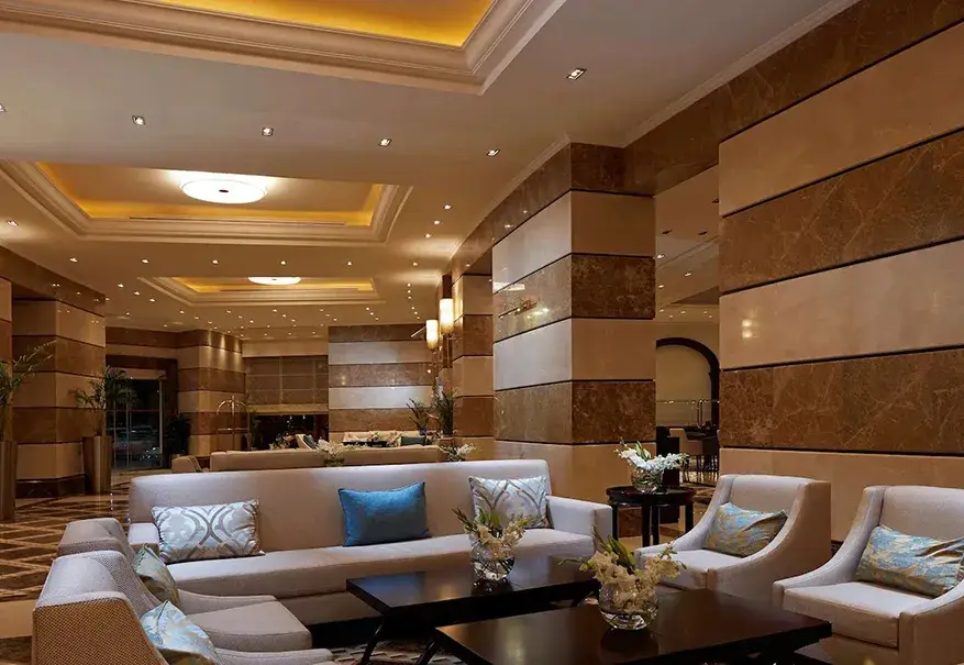 /media/umrah-images/elegant-lobby-%20lounge.webp