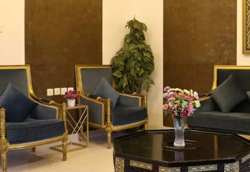 /media/umrah-images/elegant-lounge-seating.webp
