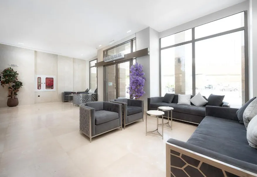 /media/umrah-images/hotel-lounge.webp