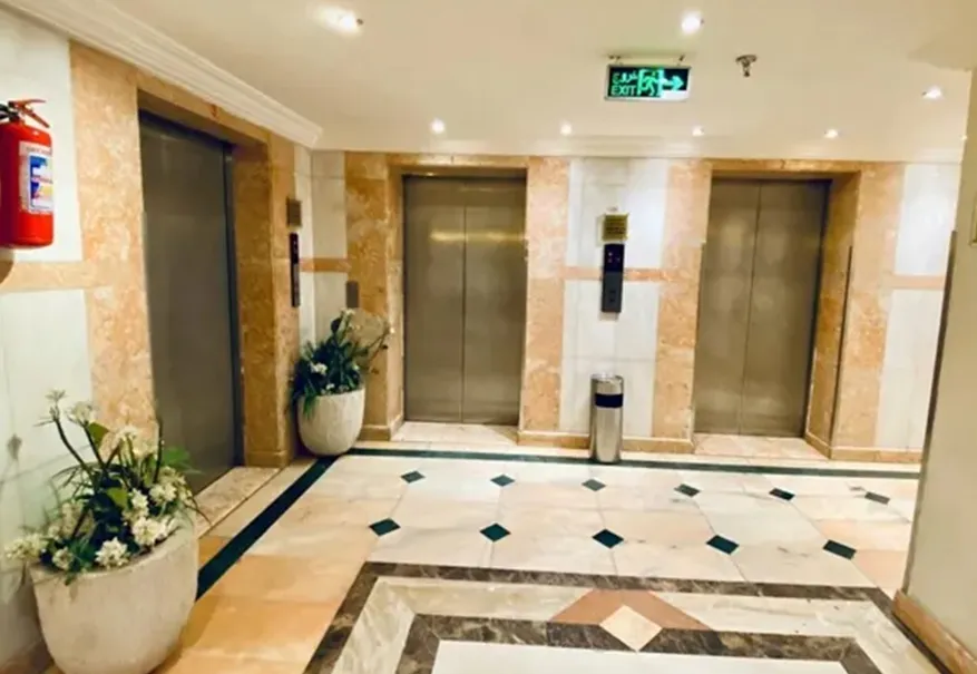 /media/umrah-images/lift-area%20%287%29.webp