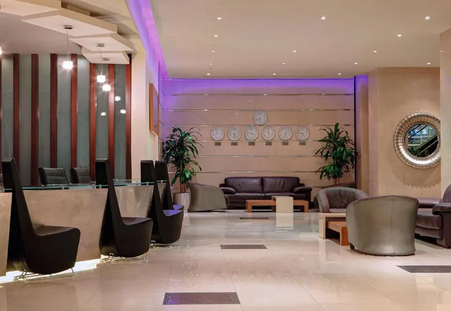 /media/umrah-images/lobby-area%20%283%29.webp
