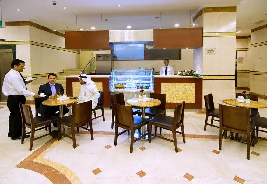 /media/umrah-images/reception-area%20%282%29.webp