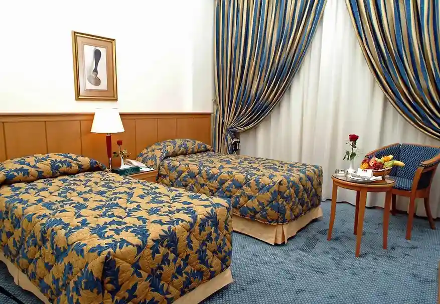 /media/umrah-images/room-with-2-single-beds%20%284%29.webp