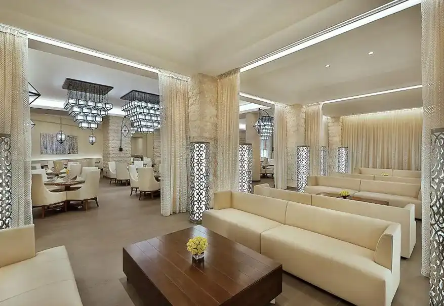 /media/umrah-images/sitting-area%20%2813%29.webp