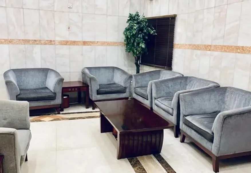 /media/umrah-images/sitting-area%20%2822%29.webp
