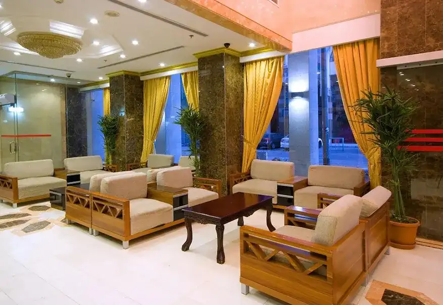 /media/umrah-images/sitting-area%20%2826%29.webp