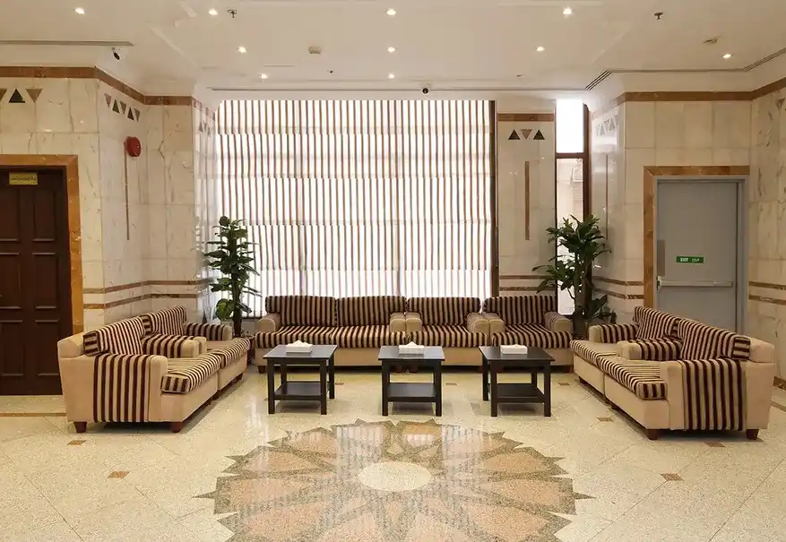 /media/umrah-images/sitting-area%20%2828%29.webp