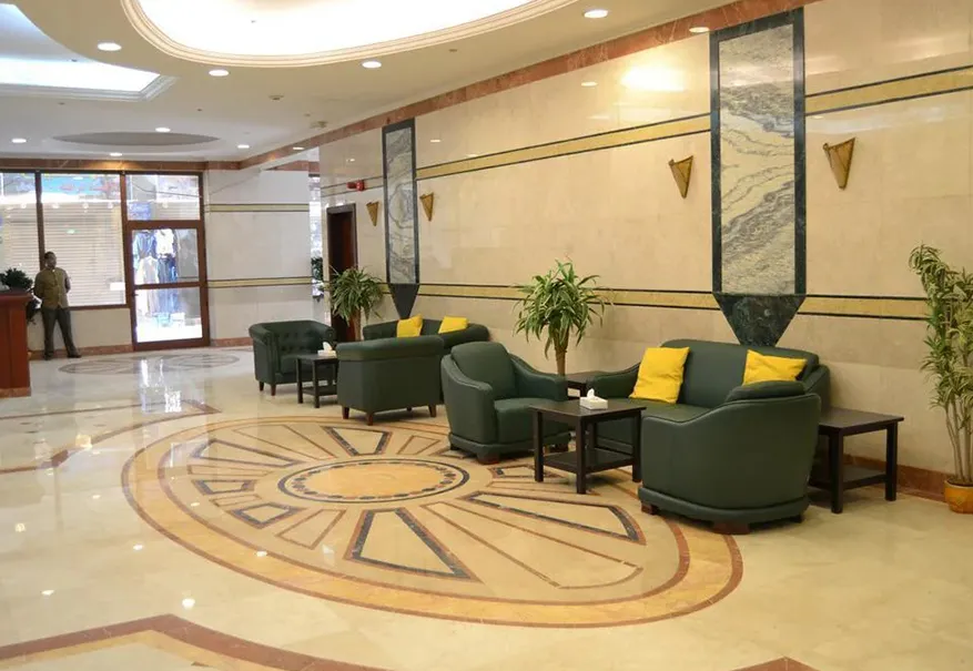 /media/umrah-images/sitting-area%20%2831%29.webp